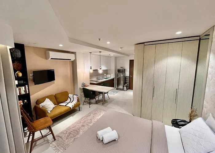 Cozy With Wifi, Balcony, Washer *