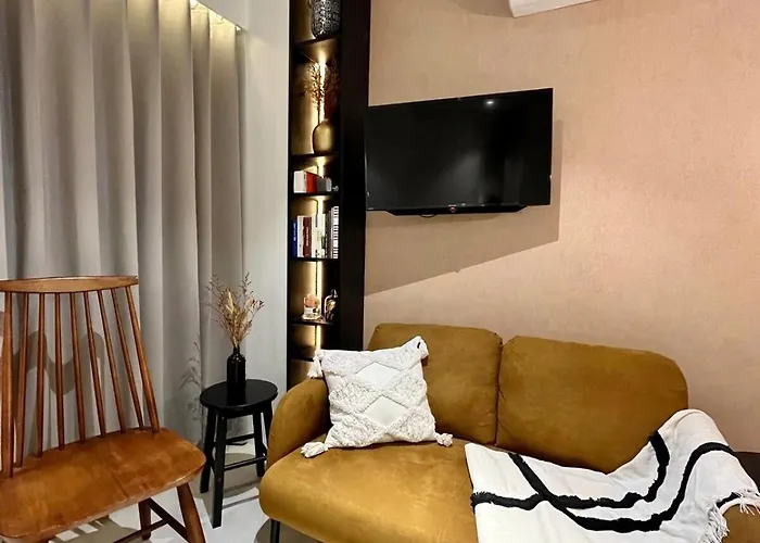 Apartment Cozy With Wifi, Balcony, Washer *