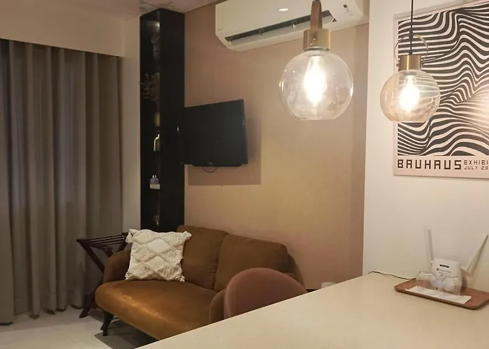 Cozy With Wifi, Balcony, Washer Apartment